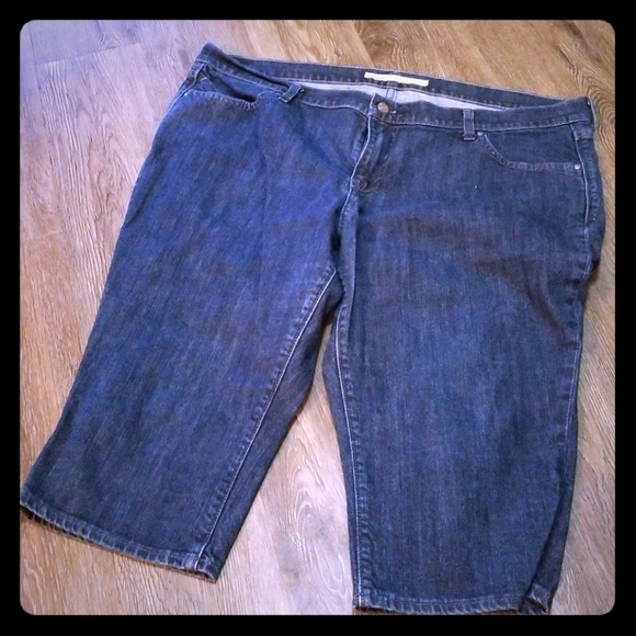 Old Navy Denim - Old Navy Jean Capri .. Size 18